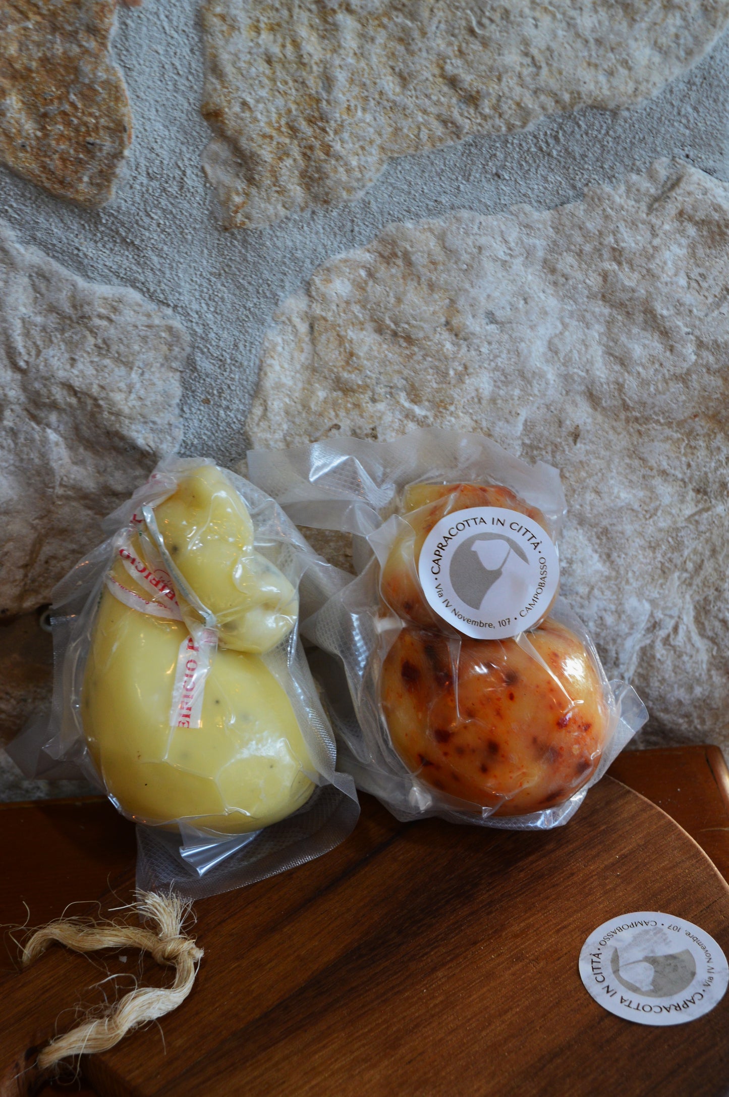 Scamorza appassita Tartufo/Peperoncino , "Caseificio Pallotta"