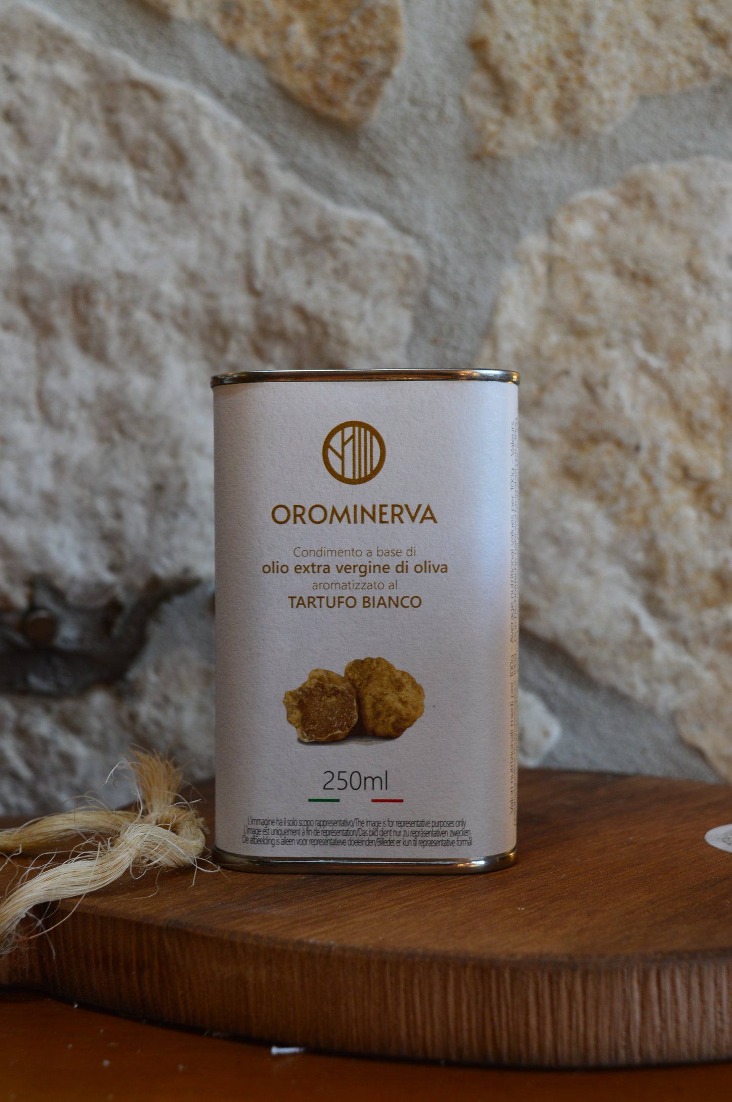 Olio extra vergine d'oliva aromatizzato , "Oro Minerva"